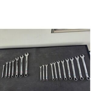 Kobalt 18 Piece Combination Wrench Set SAE Red & Metric Blue Chrome 12 Point